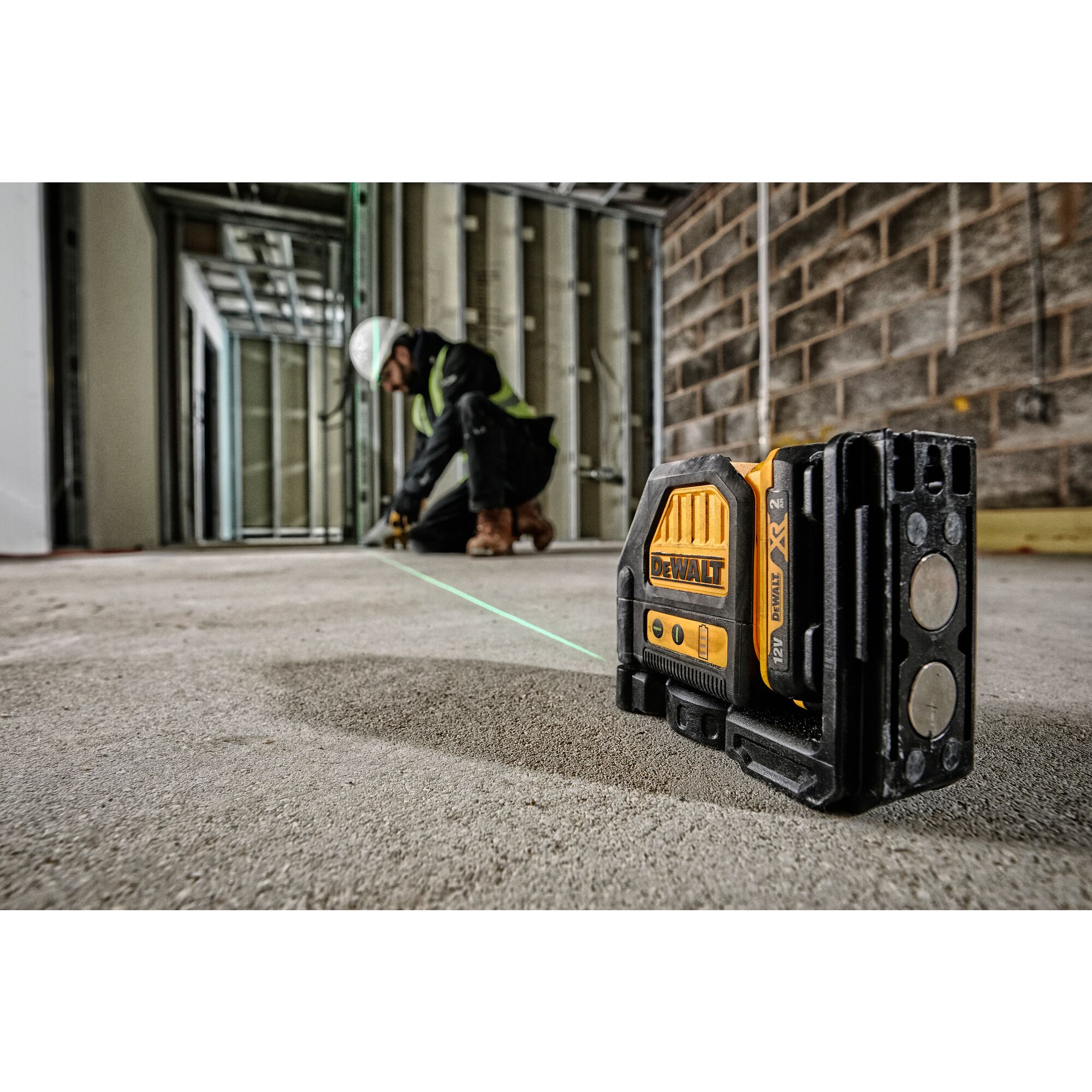 12V XR Cross Line Green Laser 1 X 2 Ah DEWALT