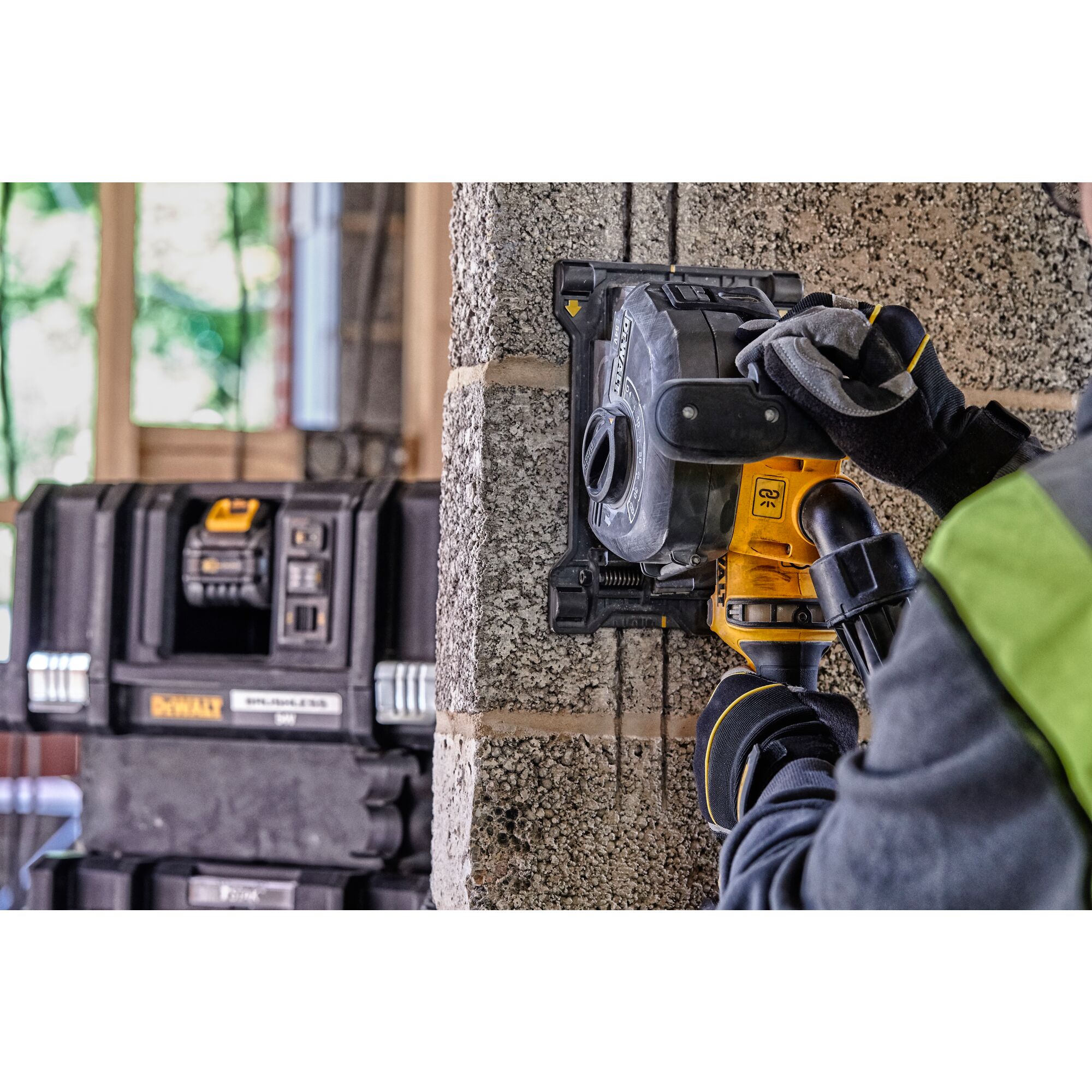 Dewalt wall best sale chaser 18v