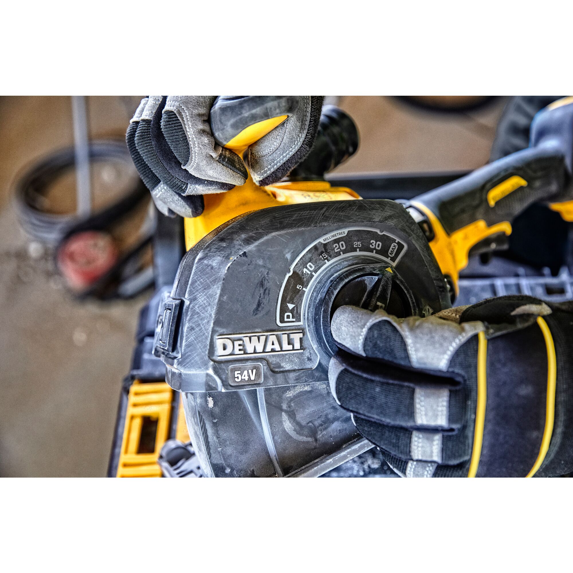 54V XR FLEXVOLT Wall Chaser 2 X 6Ah DEWALT