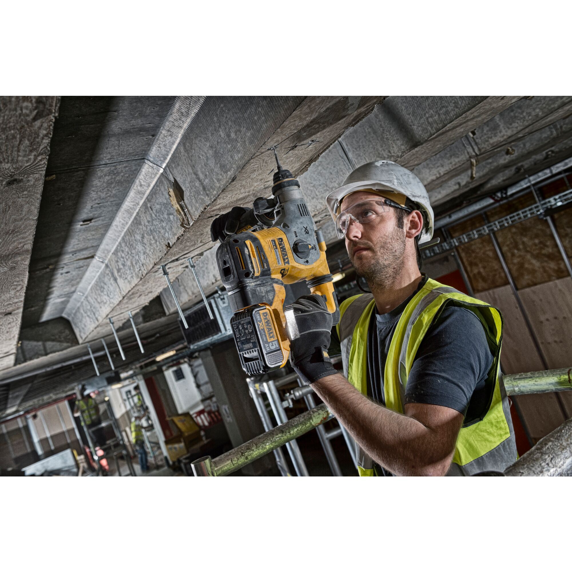 18V XR Brushless 26mm SDS-Plus Hammer Drill - 2 X 5Ah | DEWALT