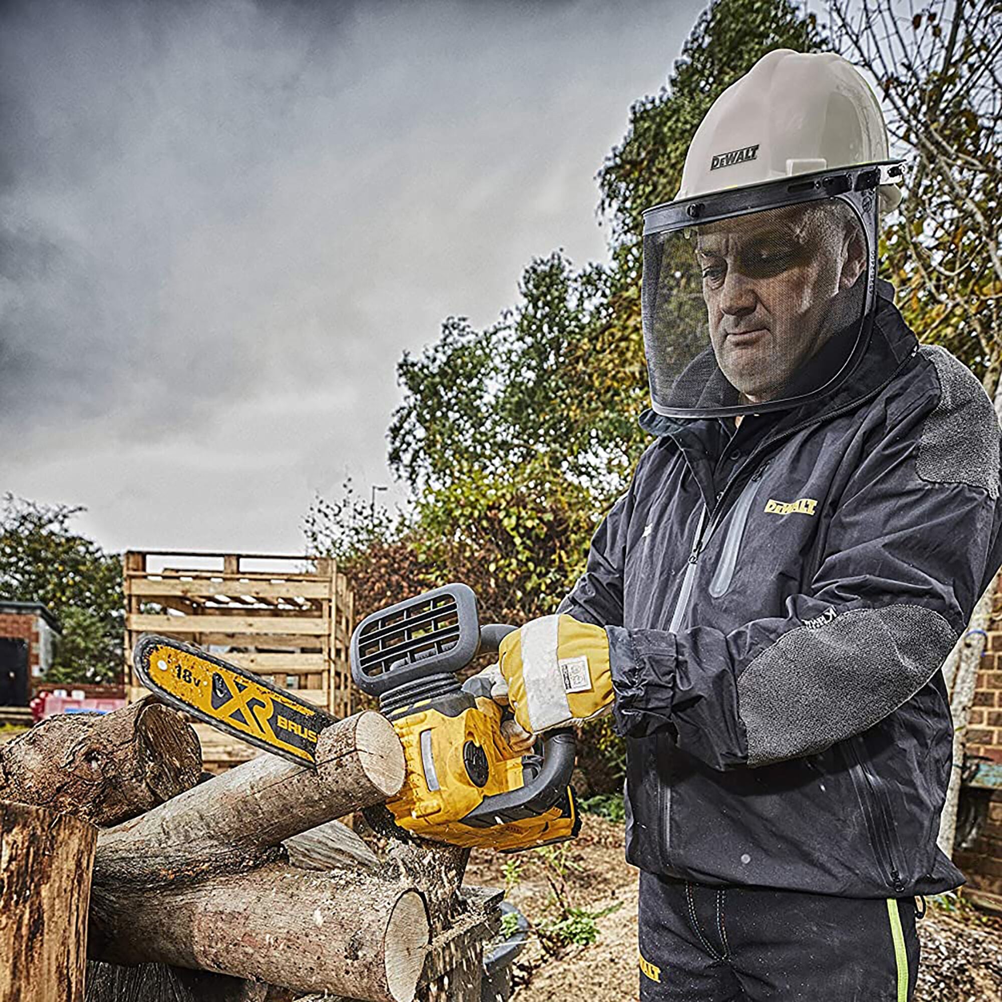 Dewalt discount small chainsaw