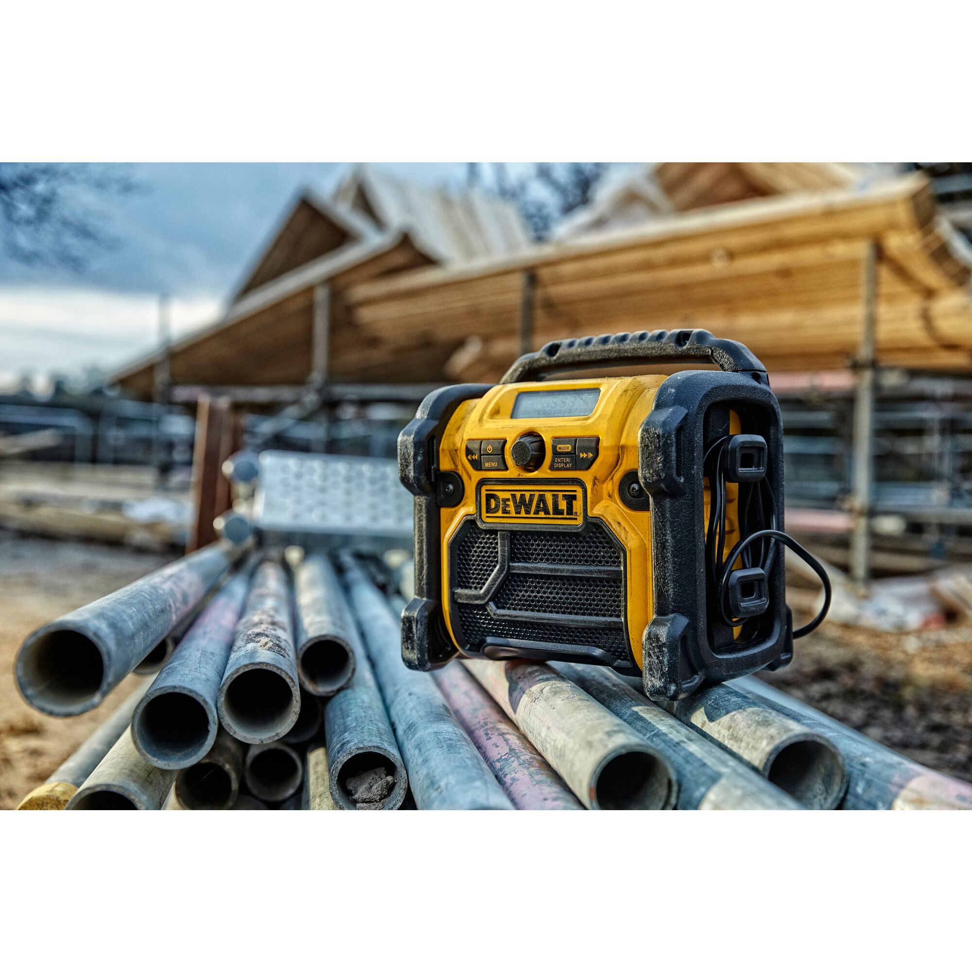 dewalt radio dcr021