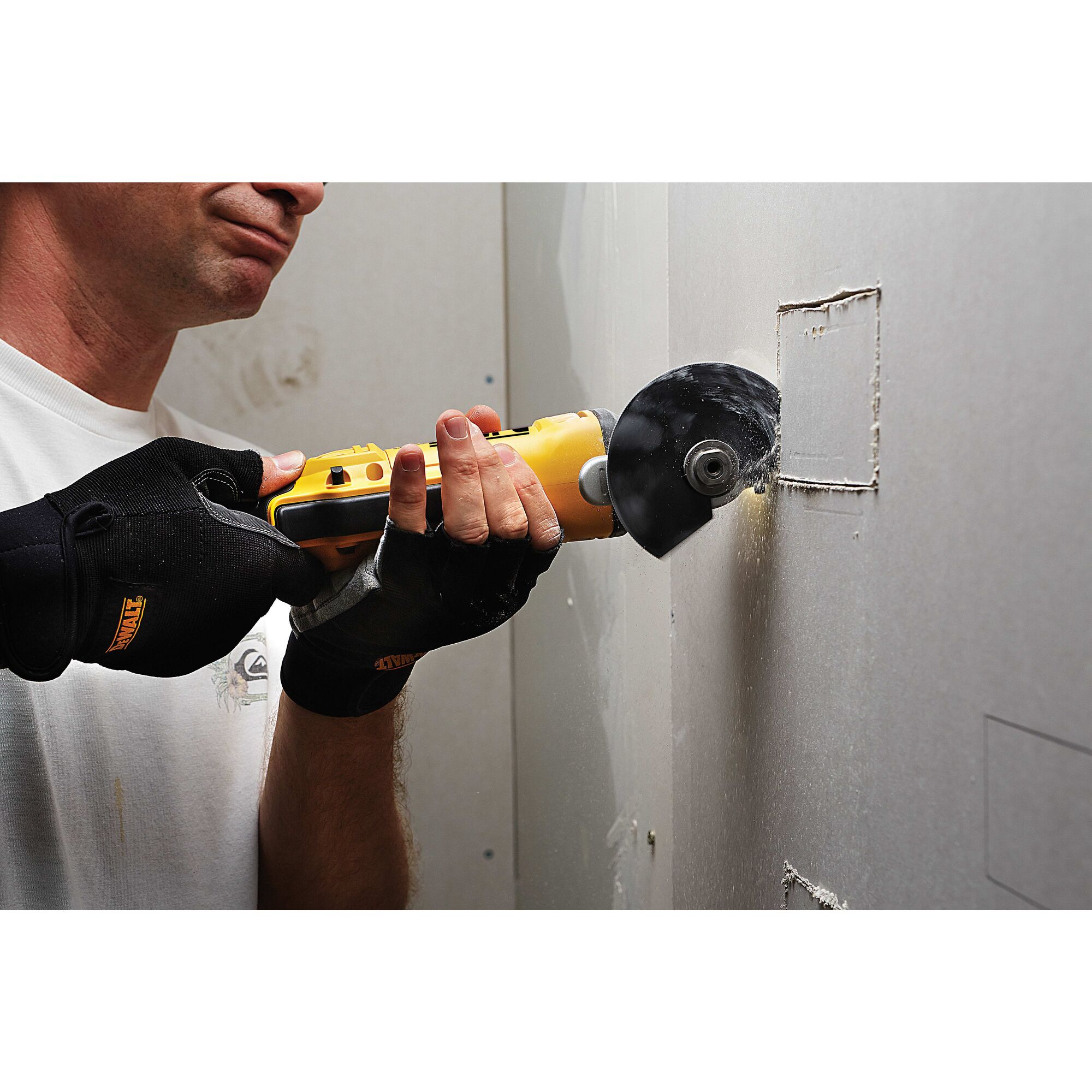 Dewalt vibrating outlet tool