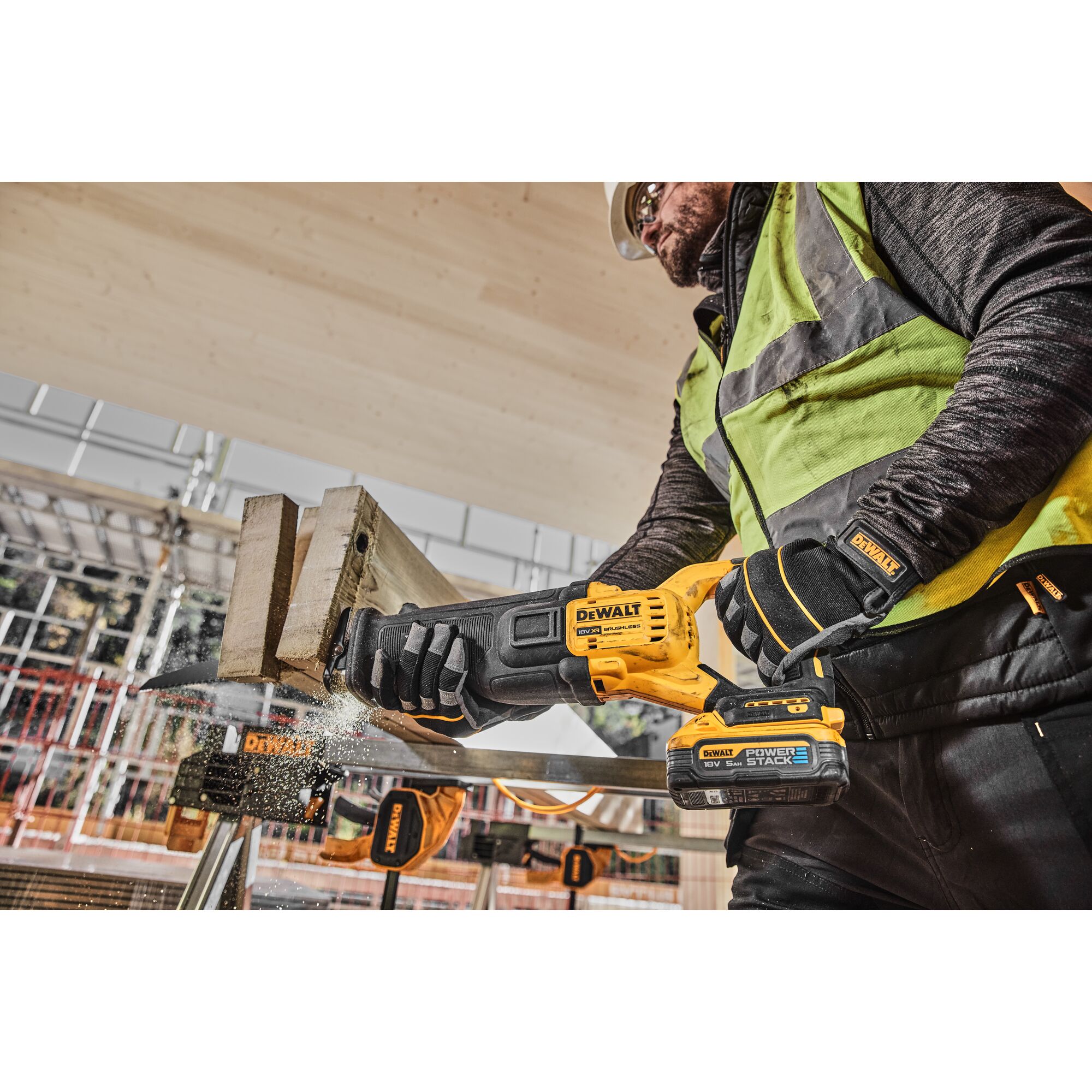 Dewalt brushless deals reciprocating saw 18v