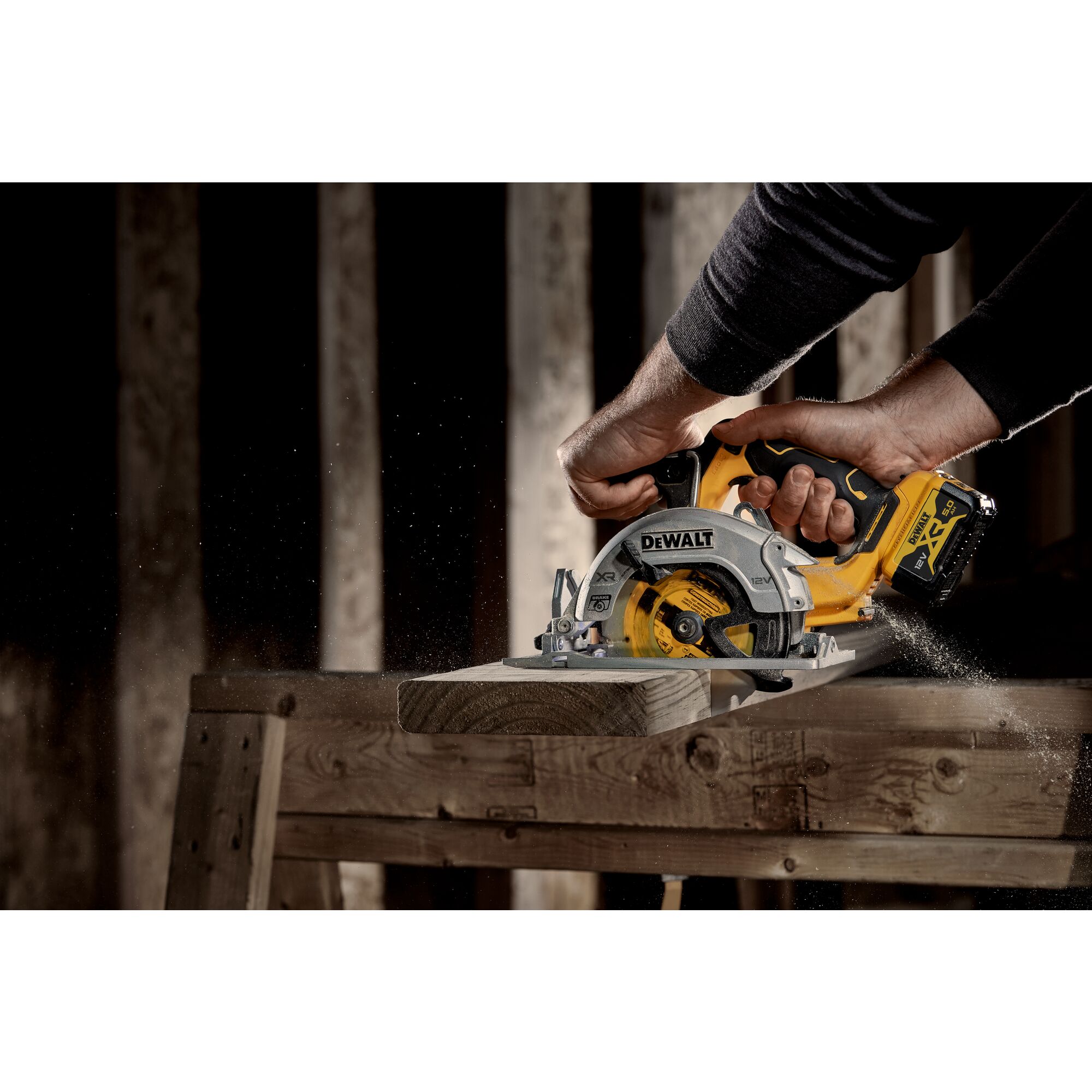 12V XR 140mm Circular Saw 140 mm 2 X 5 Ah DEWALT