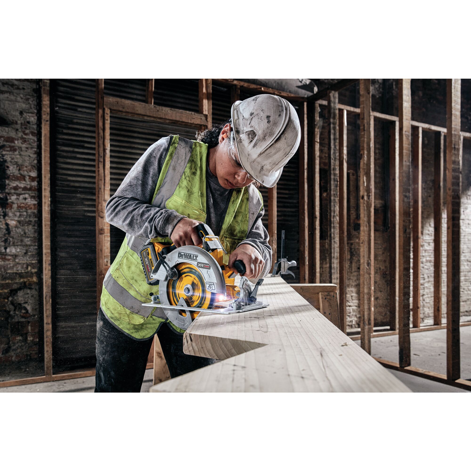 18V XR 190mm Circular Saw With FLEXVOLT ADVANTAGE 1 X 6Ah DEWALT