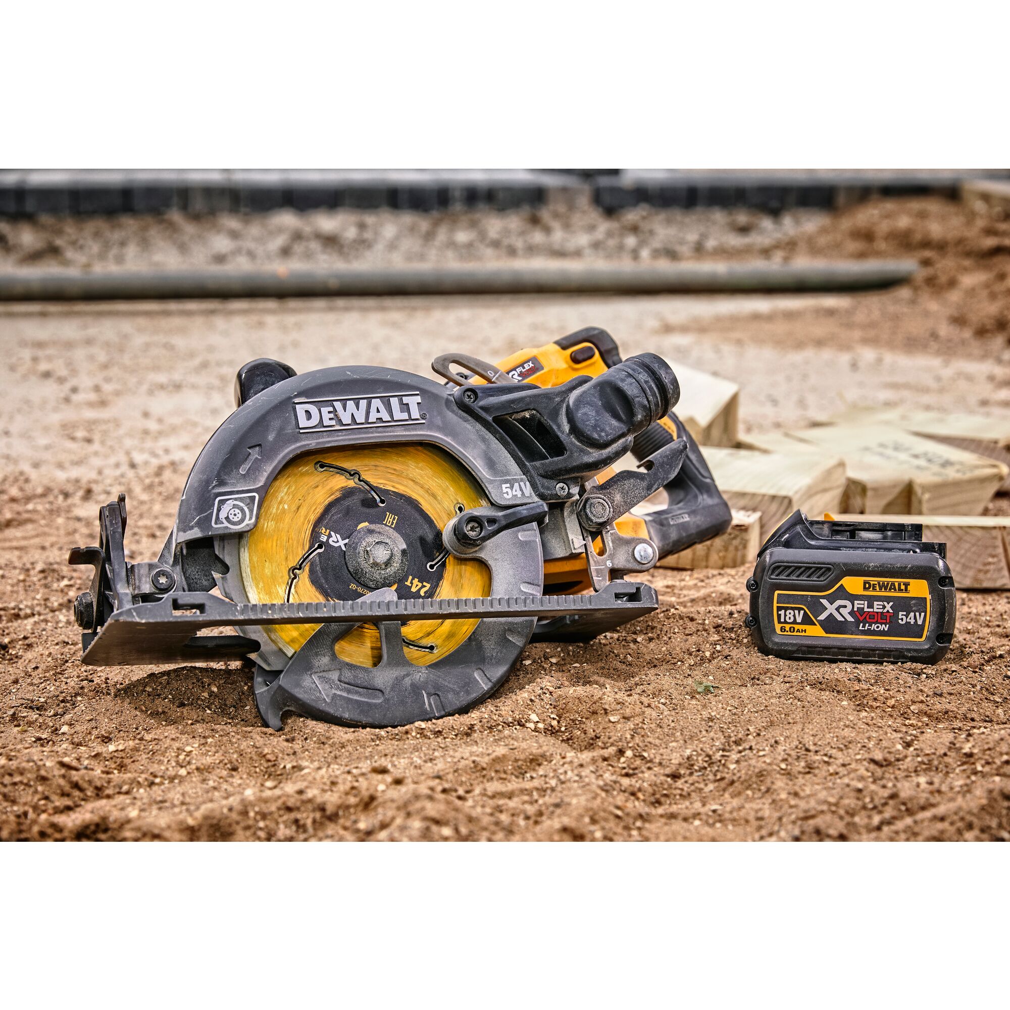 54V XR FLEXVOLT High Torque Circular Saw 190 mm 2 X 6 Ah DEWALT