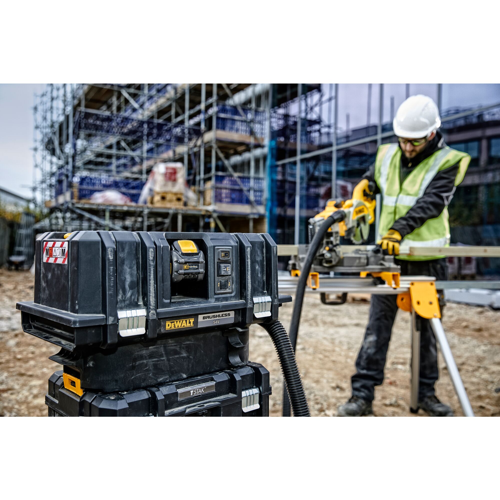 Dewalt 54v xr flexvolt online m class dust extractor