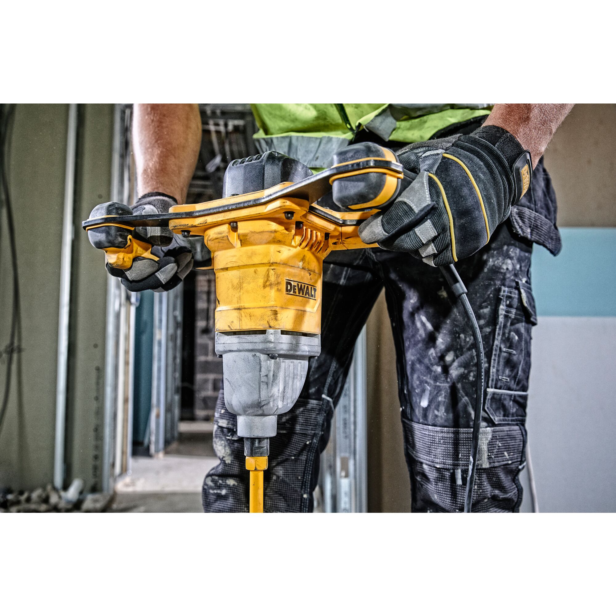 Dual Handle Paddle Mixer DEWALT