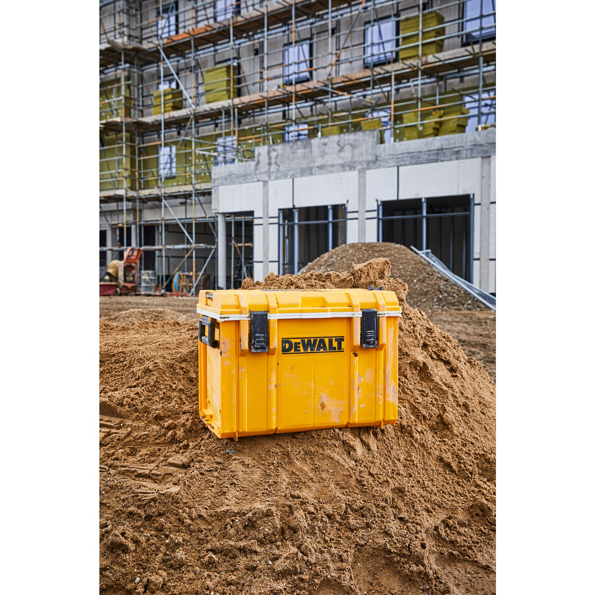 TOUGHSYSTEM® DS404 COOLER | DEWALT